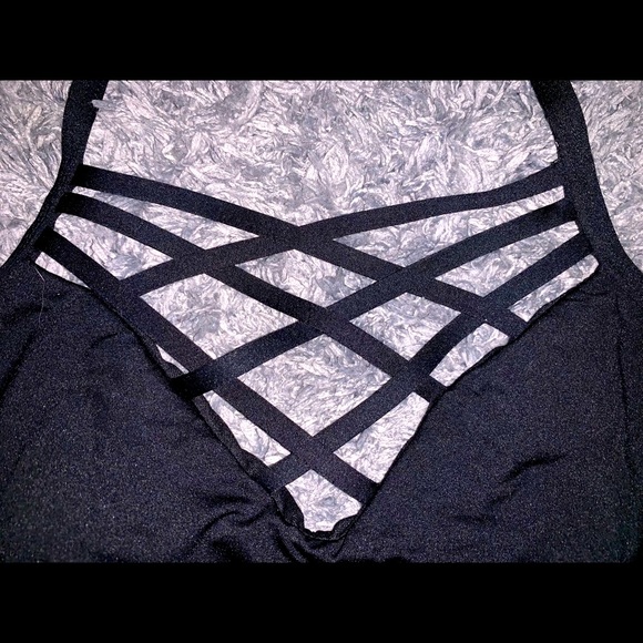 Criss-cross bikini top (black) - Picture 4 of 6